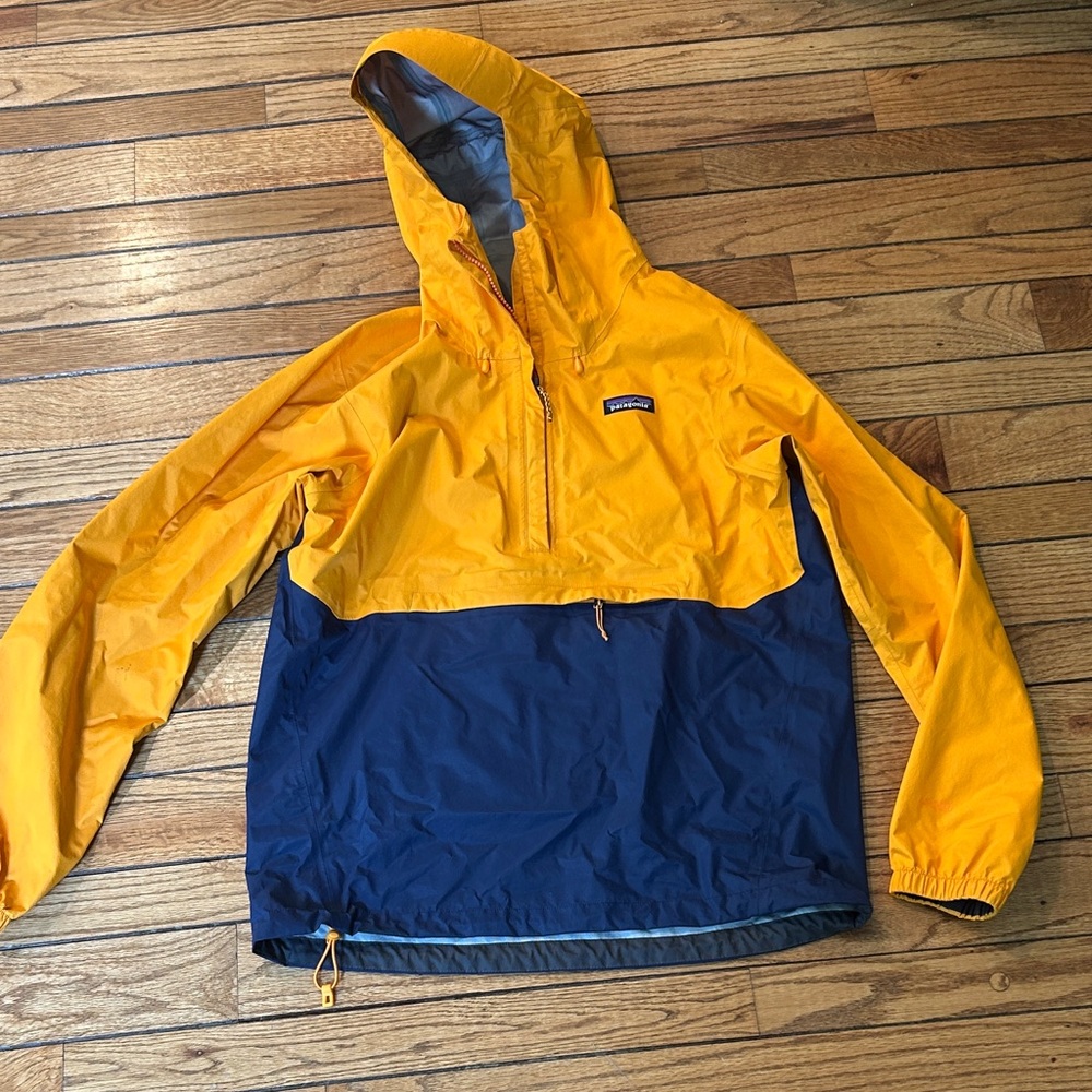 Patagonia Bright Yellow / Orange and Navy Blue Jacket - Men's Small